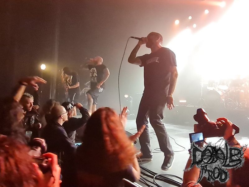 DEATH AWAITS TRUCHAN.jpg (72 KB)