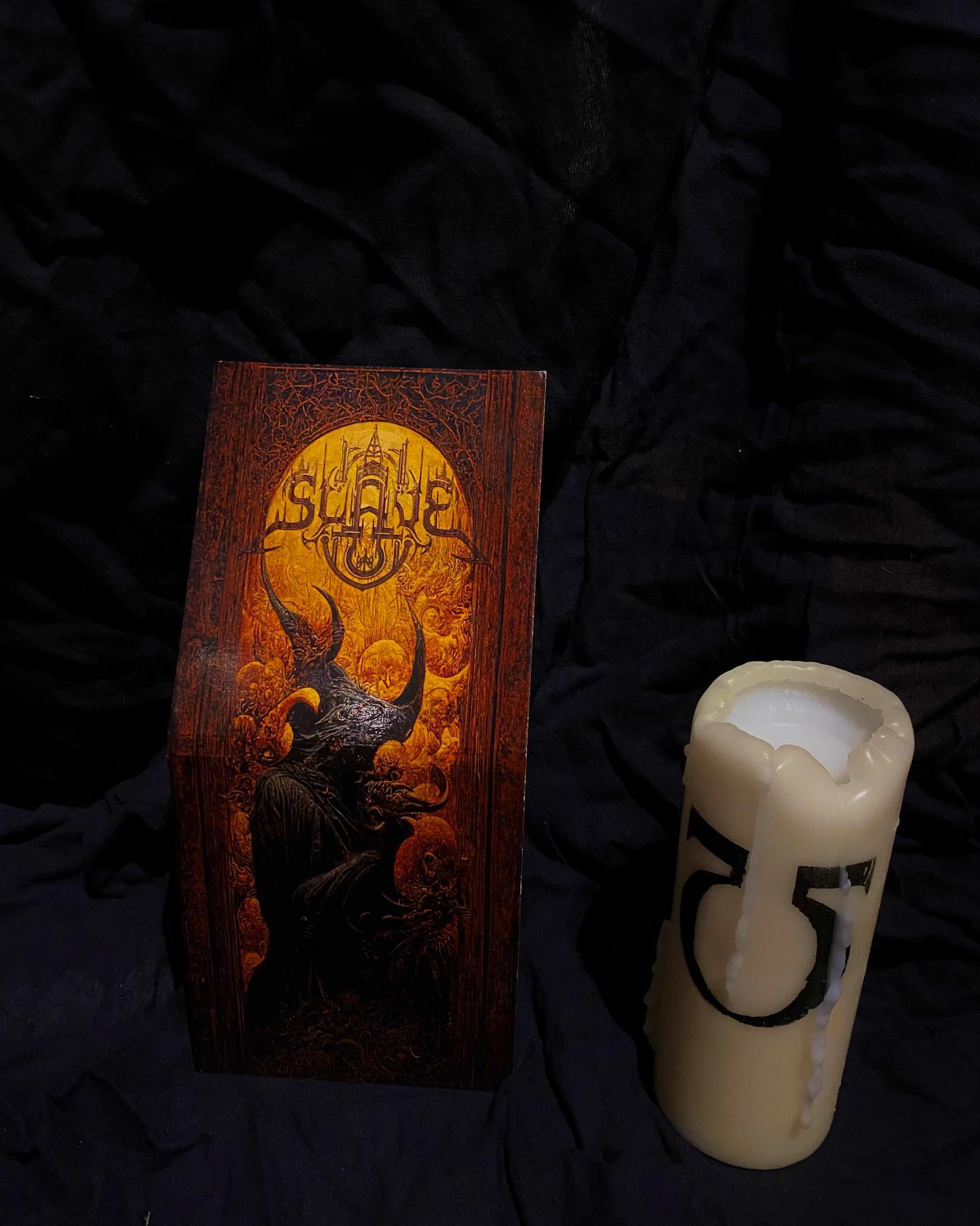 slave one 2.jpg (175 KB)