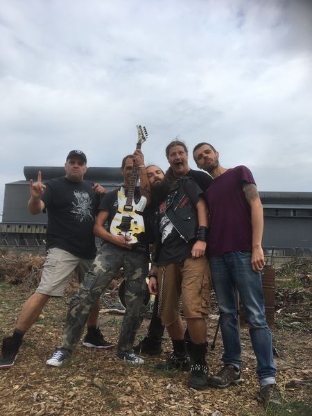 GRAZED GROUPE.jpg (58 KB)