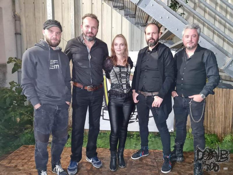 250843166_3950799175019842_8658004749130905759_n.jpg (106 KB)