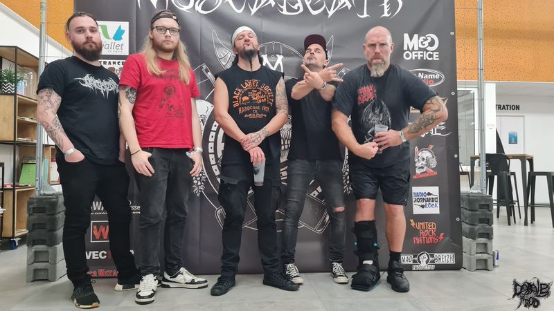 Blood Red Throne band.jpg (111 KB)