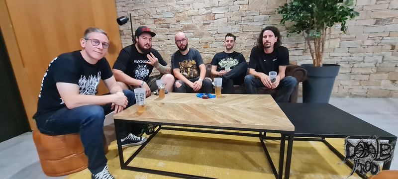 WORMS EAT HER.jpg (94 KB)